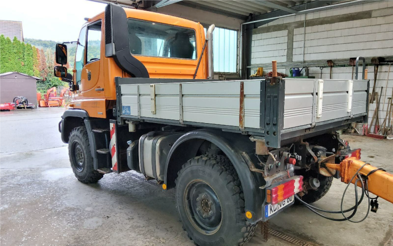 Verkaufsangebot Unimog mit Salzbunker gebraucht